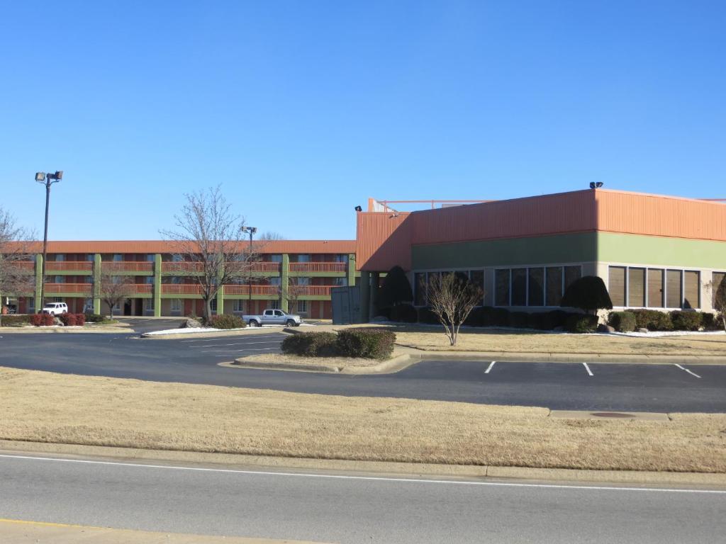 Super 8 By Wyndham Little Rock/Otter Creek Motel Exterior photo